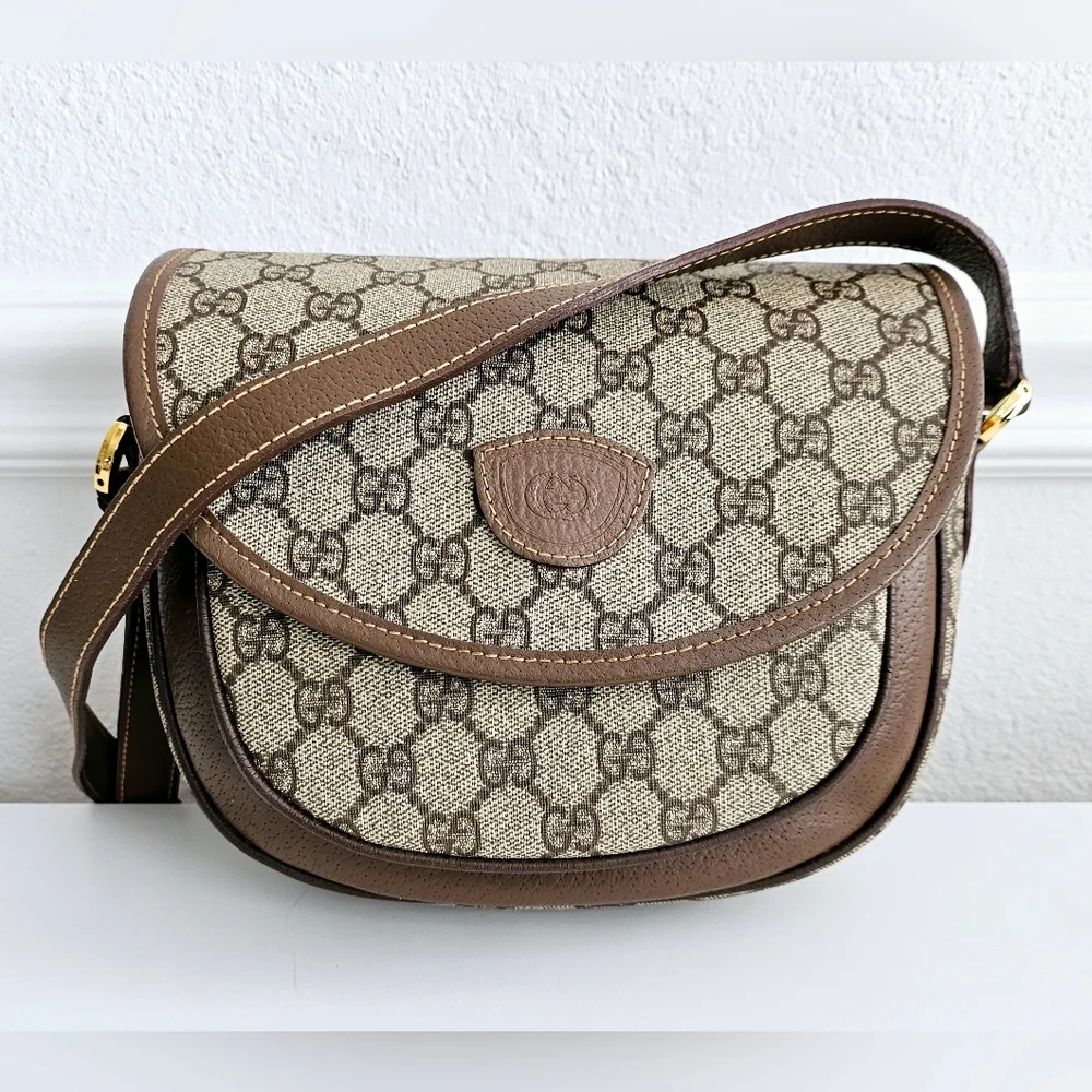 Gucci GG Supreme Small Rounded Crossbody Bag - Picture 10 of 10